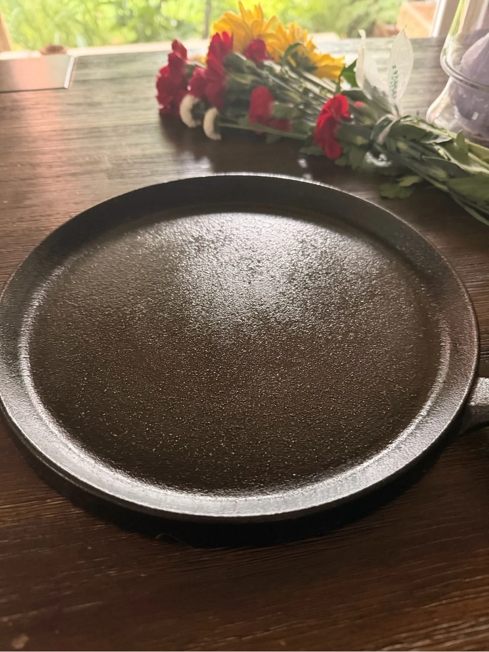 Lodge Round Seasoned Cast Iron Griddle, PFAS-Free, 10 Inches Non-Toxic Round C